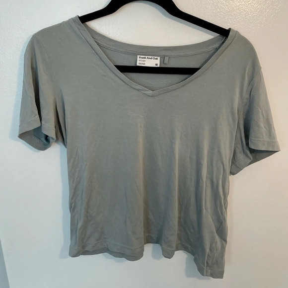 Frank & Oak The SuperSoft V-Neck Tee in Light Green and Size Medium - Picture 2 of 4